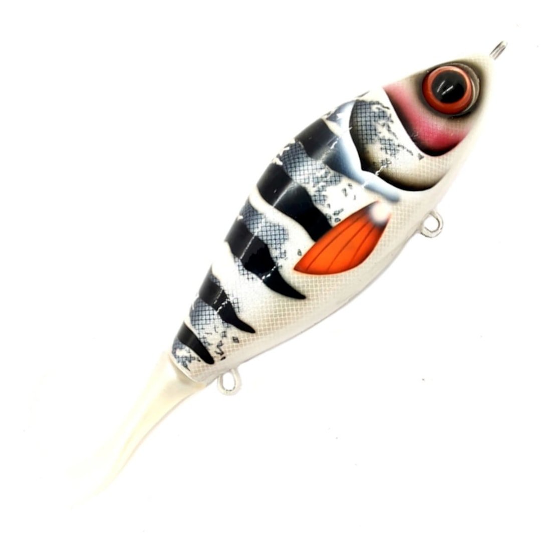 Strike Pro Guppie 13,5 cm jerkki Silver Koi Pearl White
