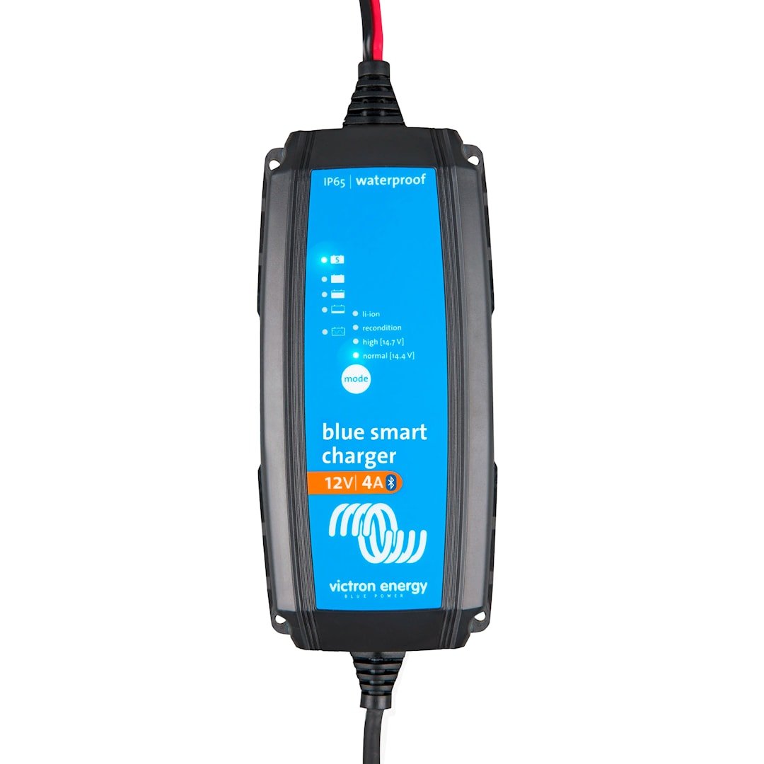 Victron Blue Smart IP65 12V 4A akkulaturi