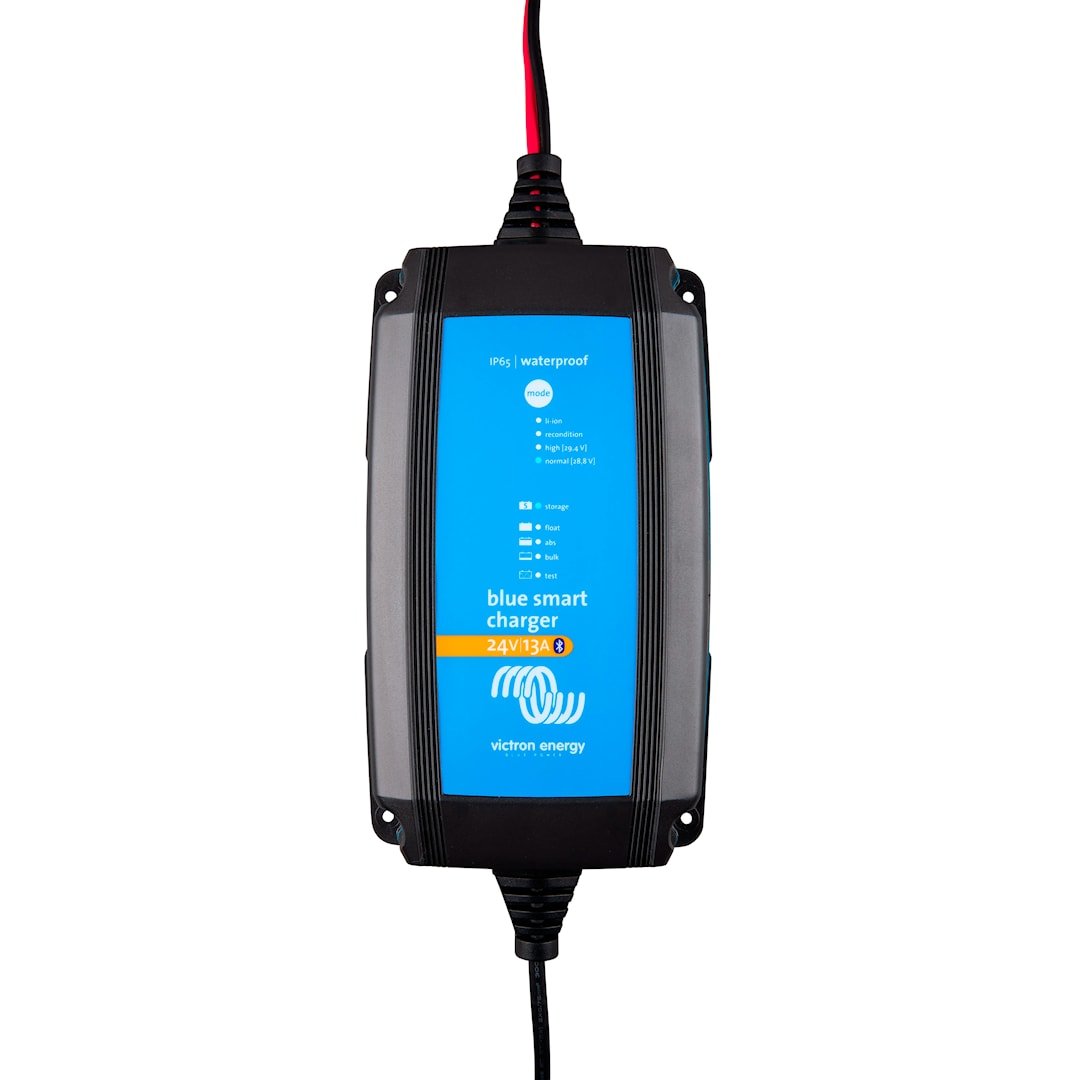 Victron Blue Smart IP65 24V 13A akkulaturi